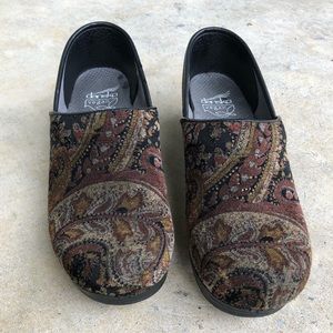 Vegan Dansko clogs